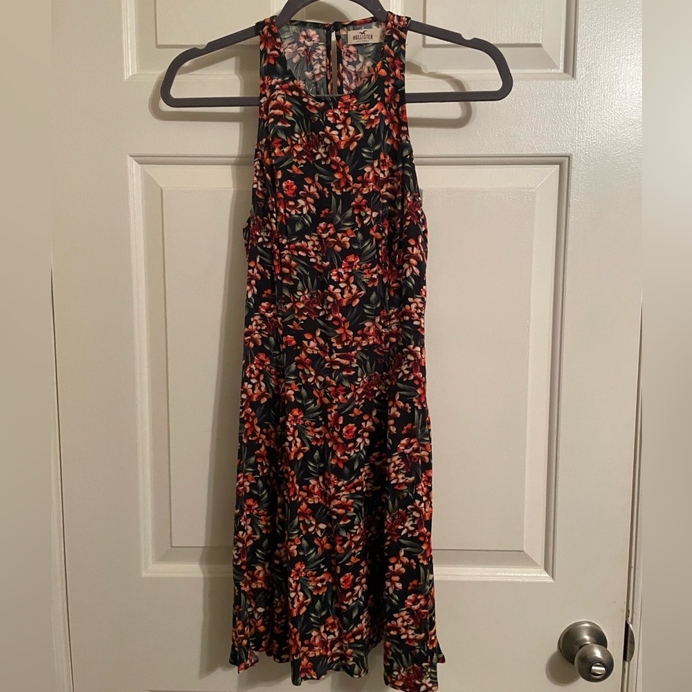 Hollister floral print dress
Size small